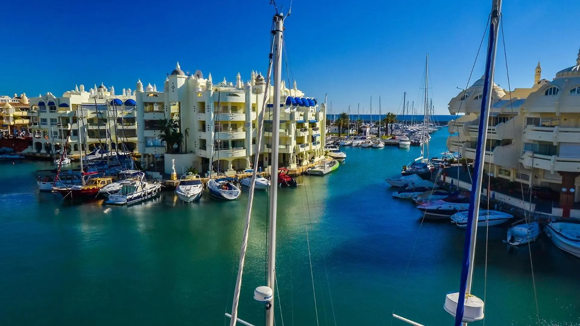 Los patos I Apartamentos - Segunda línea de playa - PARKING GRATIS - PISCINA - EXCELENTE CONEXION WIFI Benalmádena